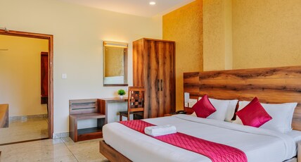 Hotel Woodlark Room Type - Suite Room AC With Living Area And Balcony Hotel Woodlark Room Type - Suite Room AC With Living Area And Balcony