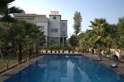 Amarvilas Hotel & Resort