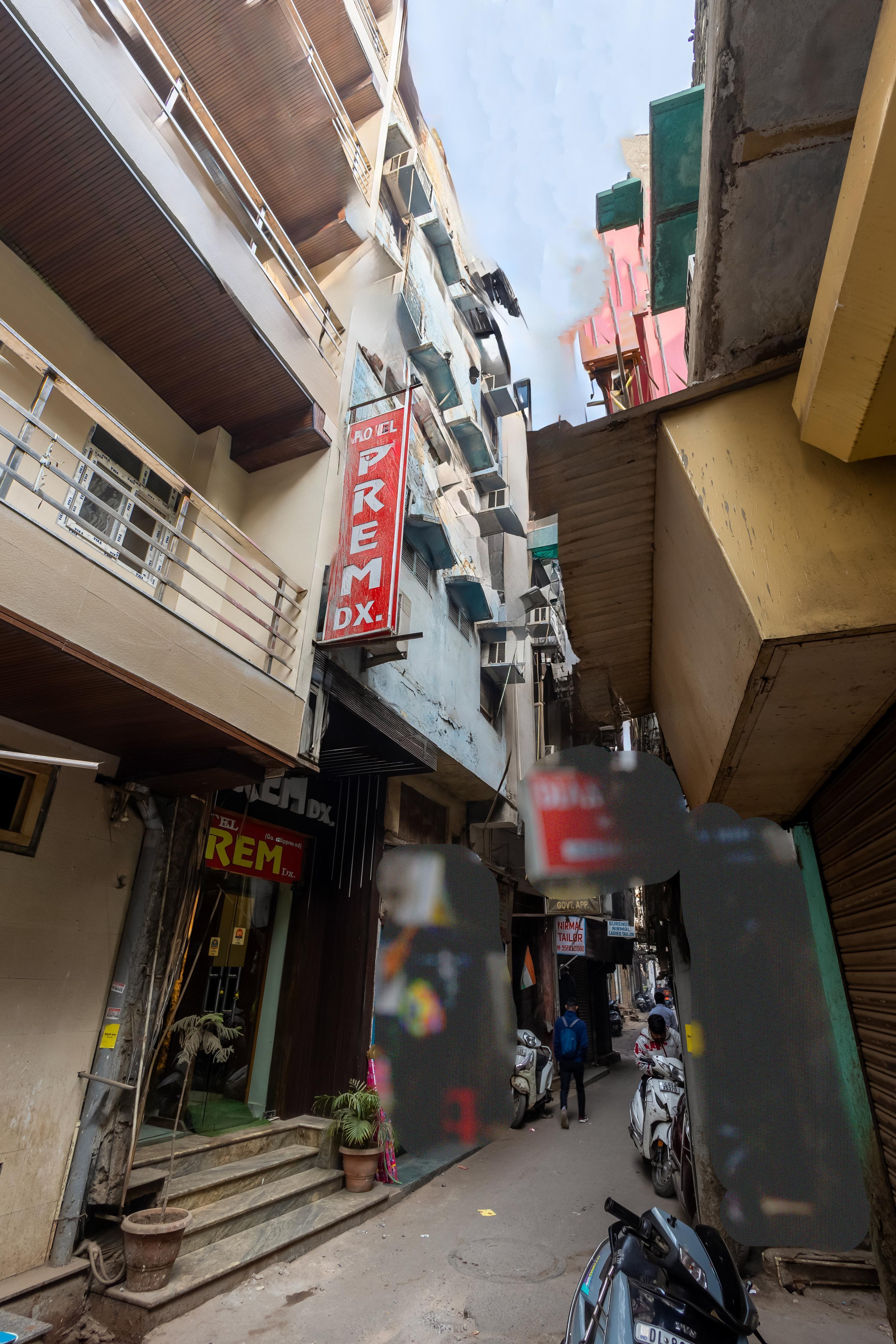 Hotel Prem Deluxe 2 Min Walk From New Delhi Railway Station - Tap to explore photos