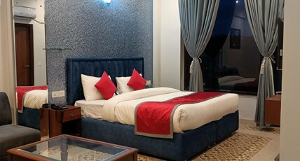 Barog Residency Room Type - Super Deluxe (Valley view)