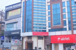 Hotel Panache 500m from Krishna Jananbhumi Temple