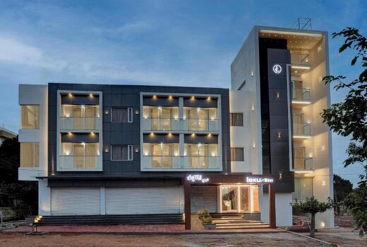 Lexus Inn