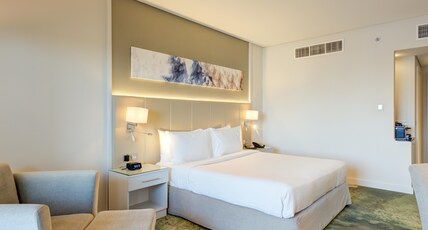 Millennium Lakeview Hotel Room Type - Superior King Room