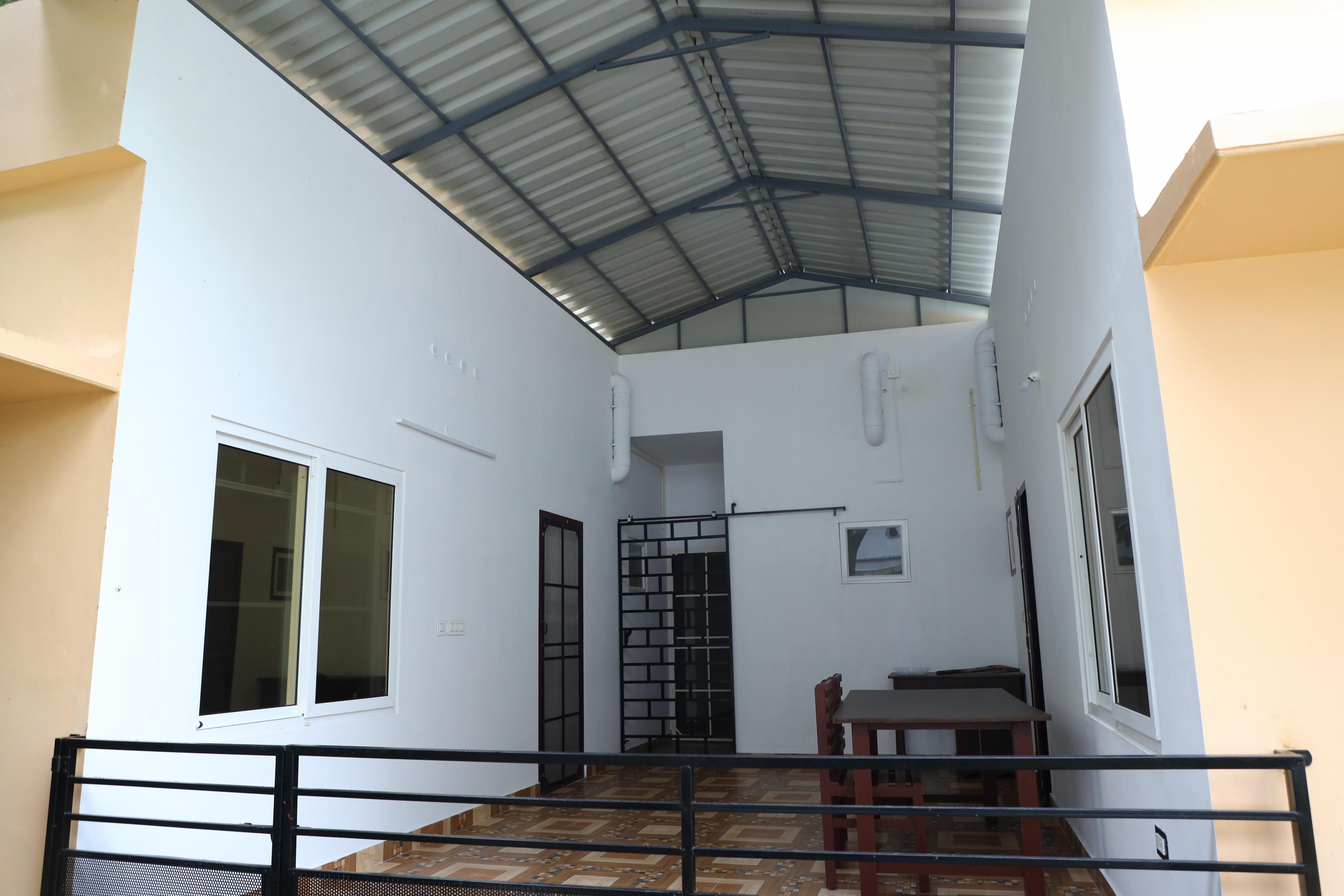 Backpackers Cochin Villa - Tap to explore photos
