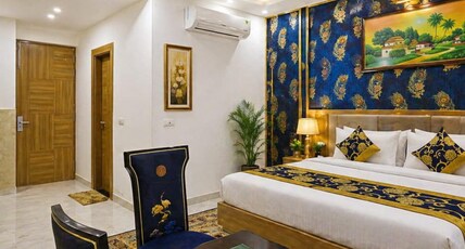 Hotel Decent Suites Delhi Airport Room Type - Excecutive Room With Airport Drop