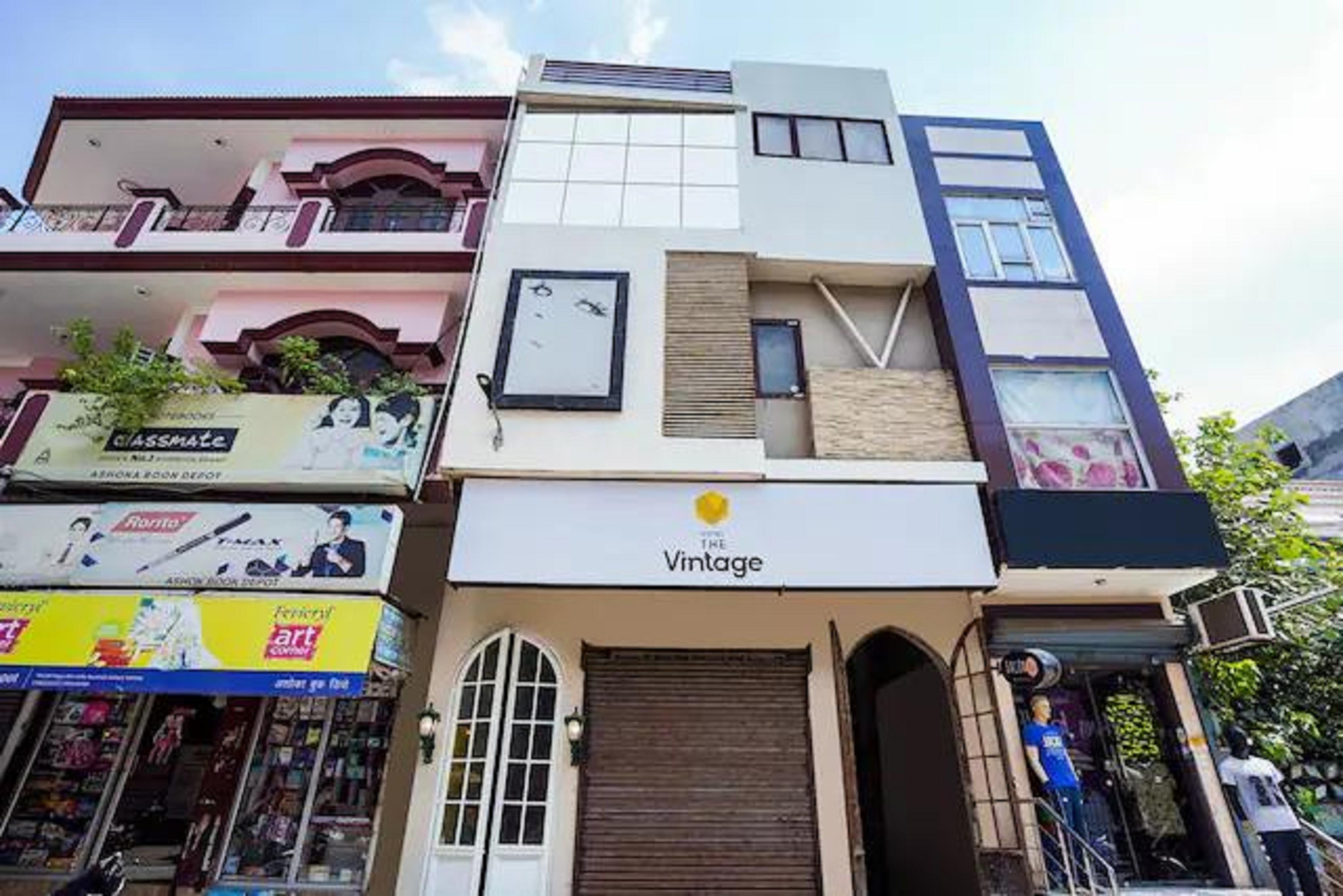 Hotel Vintage - Tap to explore photos