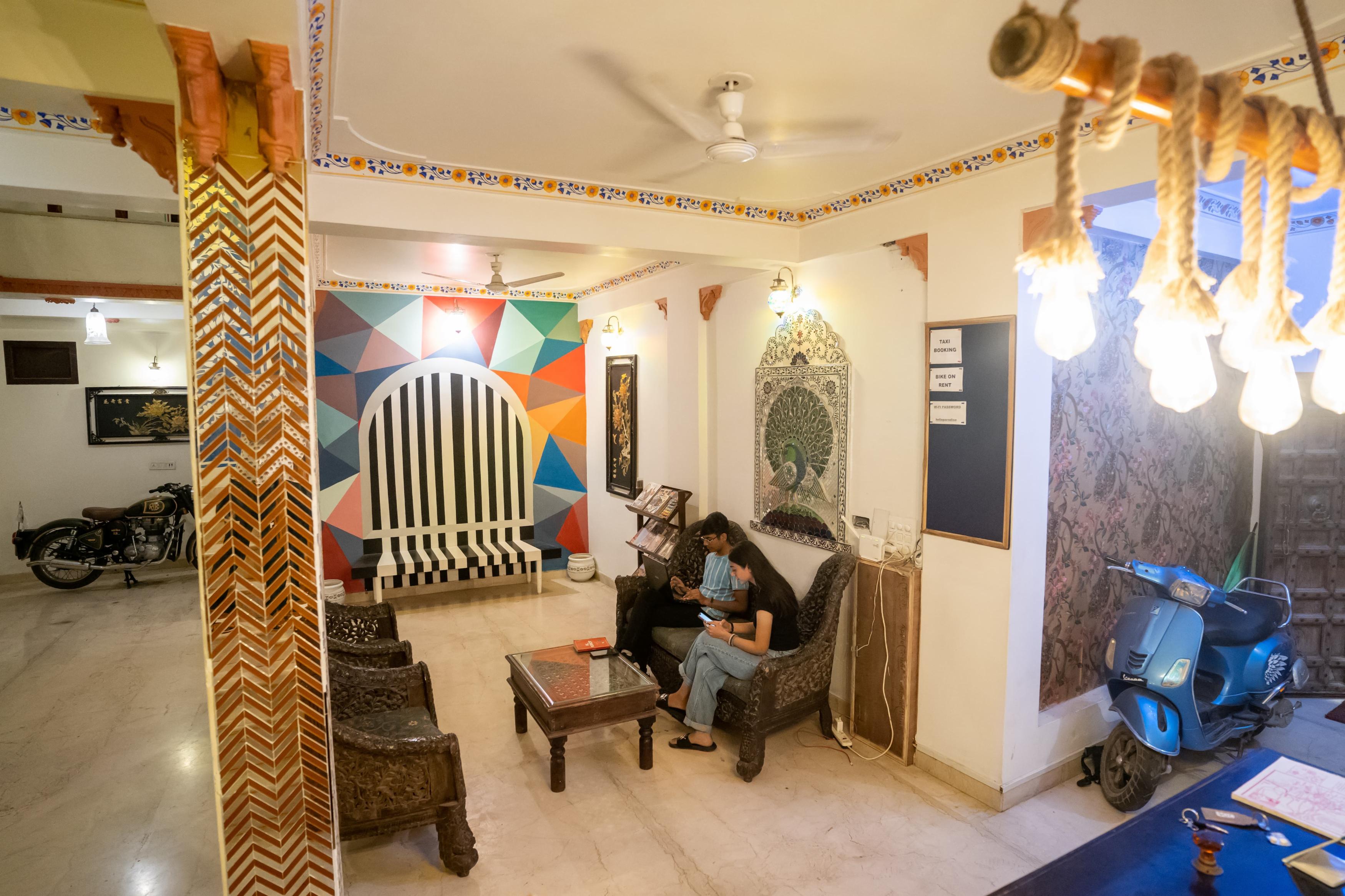 Citylights Hostel By Musafir - Tap to explore photos