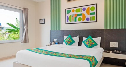 Treebo Kuber Palace with Swimming Pool Room Type - Deluxe Room
