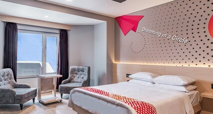 Ginger Bharuch Room Type - D-Luxe Queen Room