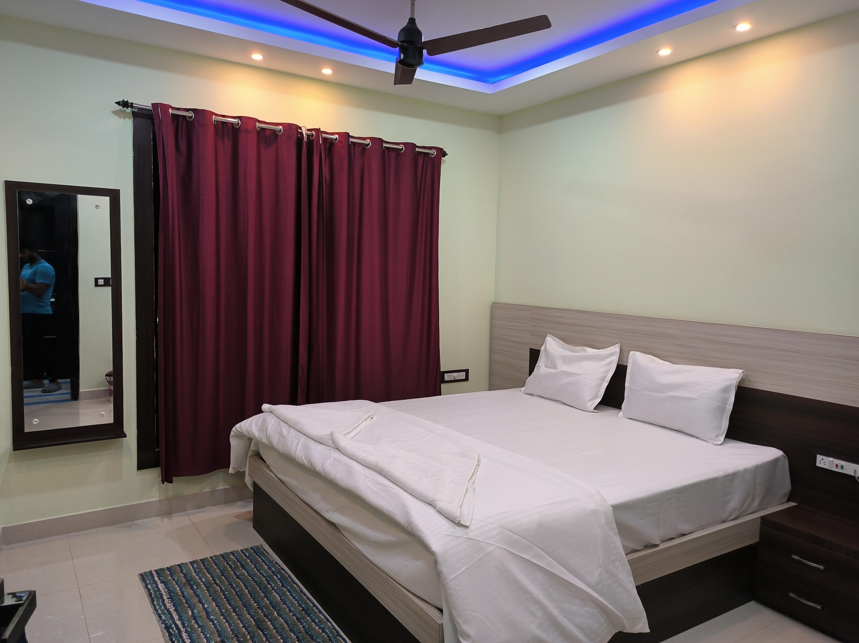 AVA  Guest  House Room Type - AC Luxury