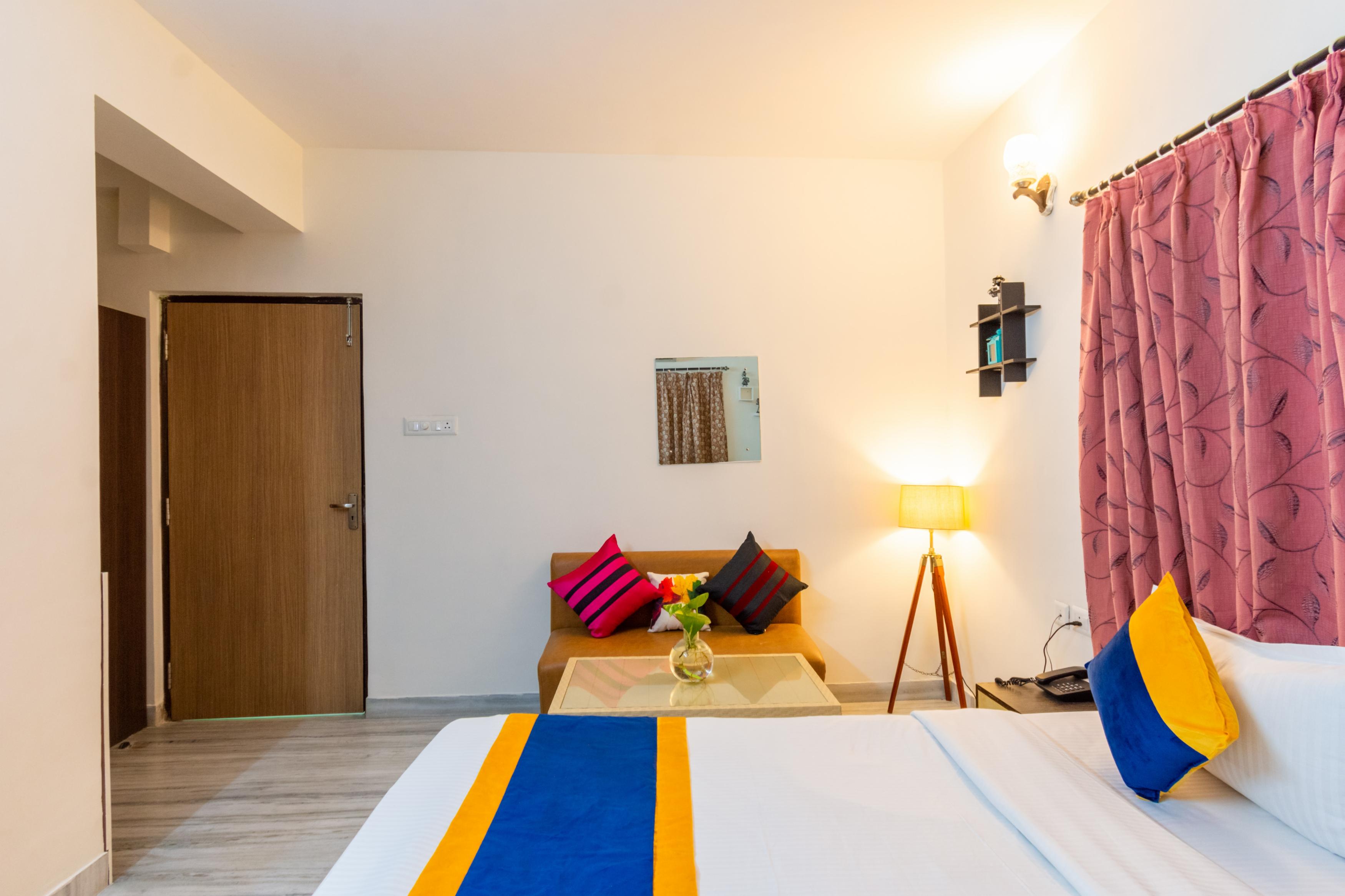 Tollywood Themed Large and Spacious 4BHK Flat at Newtown - Tap to explore photos