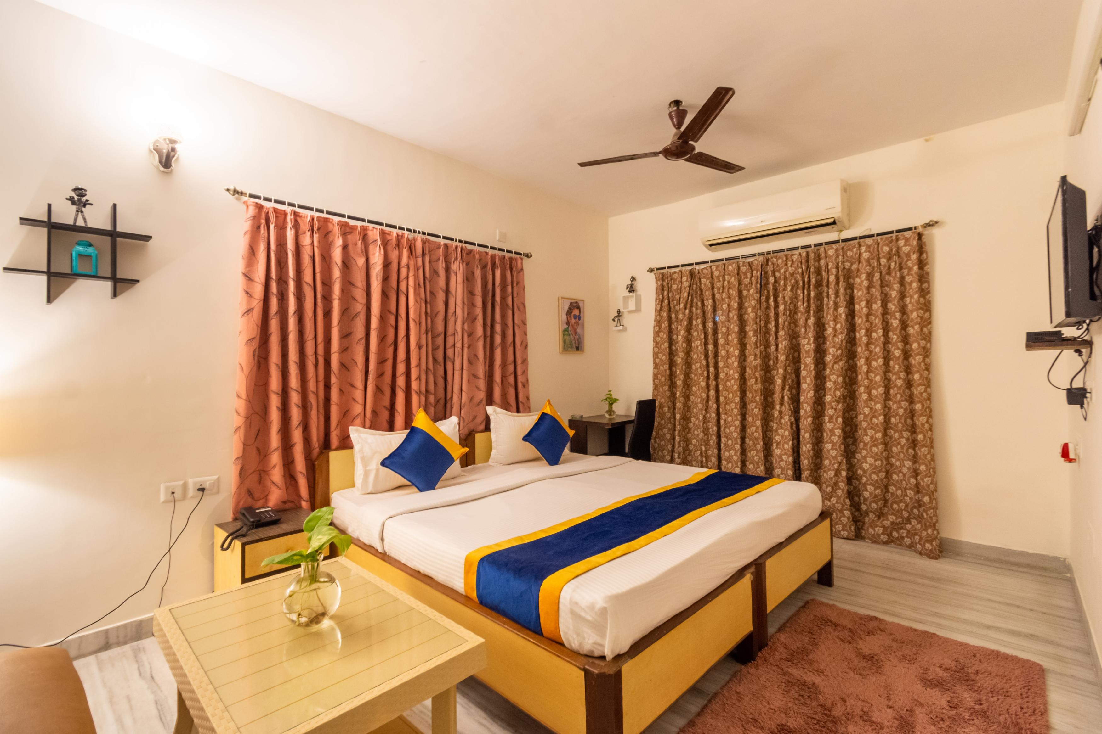 Tollywood Themed Large and Spacious 4BHK Flat at Newtown - Tap to explore photos