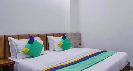Treebo Paras Raj Near City Palace Room Type - Standard Room