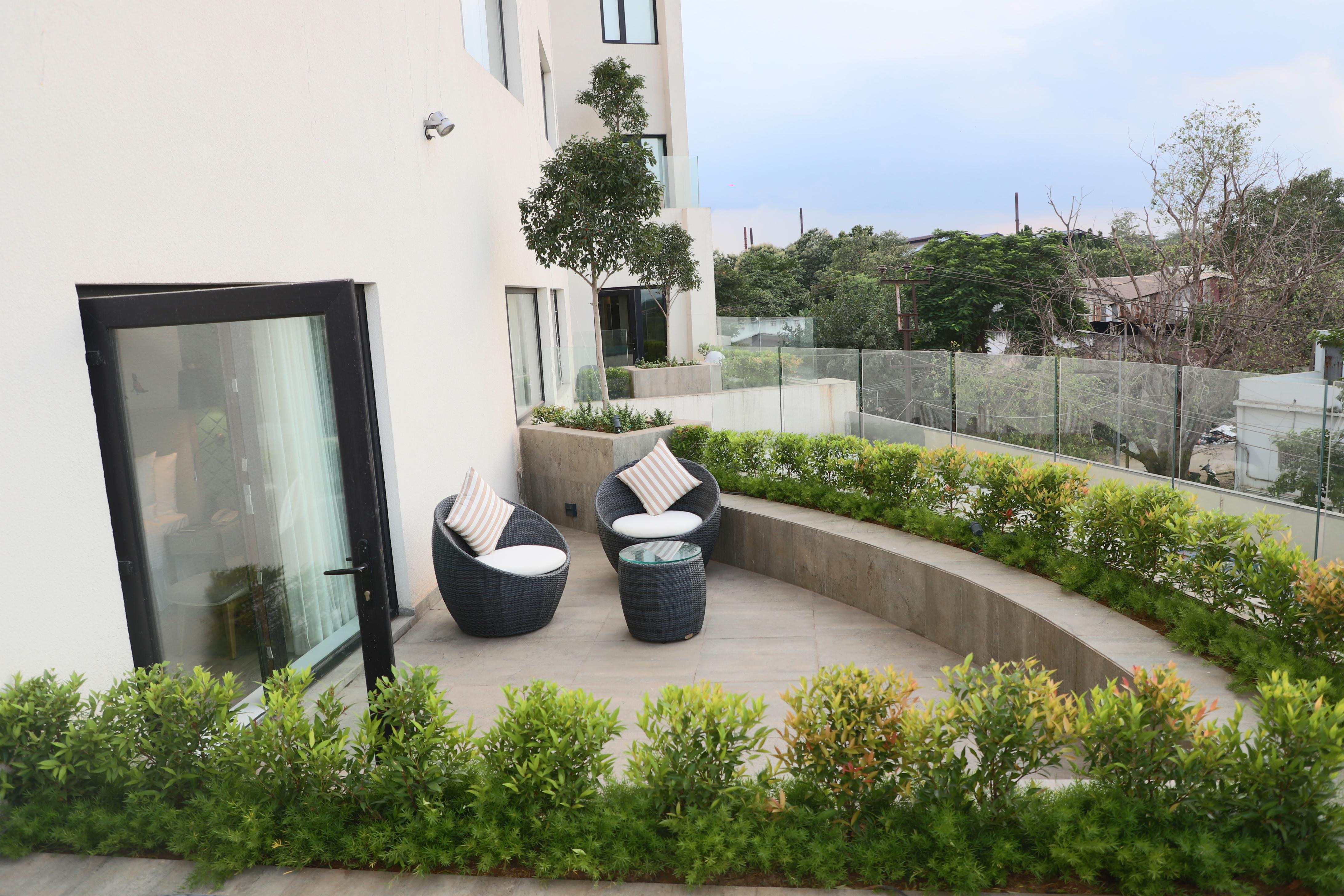 THE CRUZE PREMIUM BOUTIQUE HOTEL - Tap to explore photos