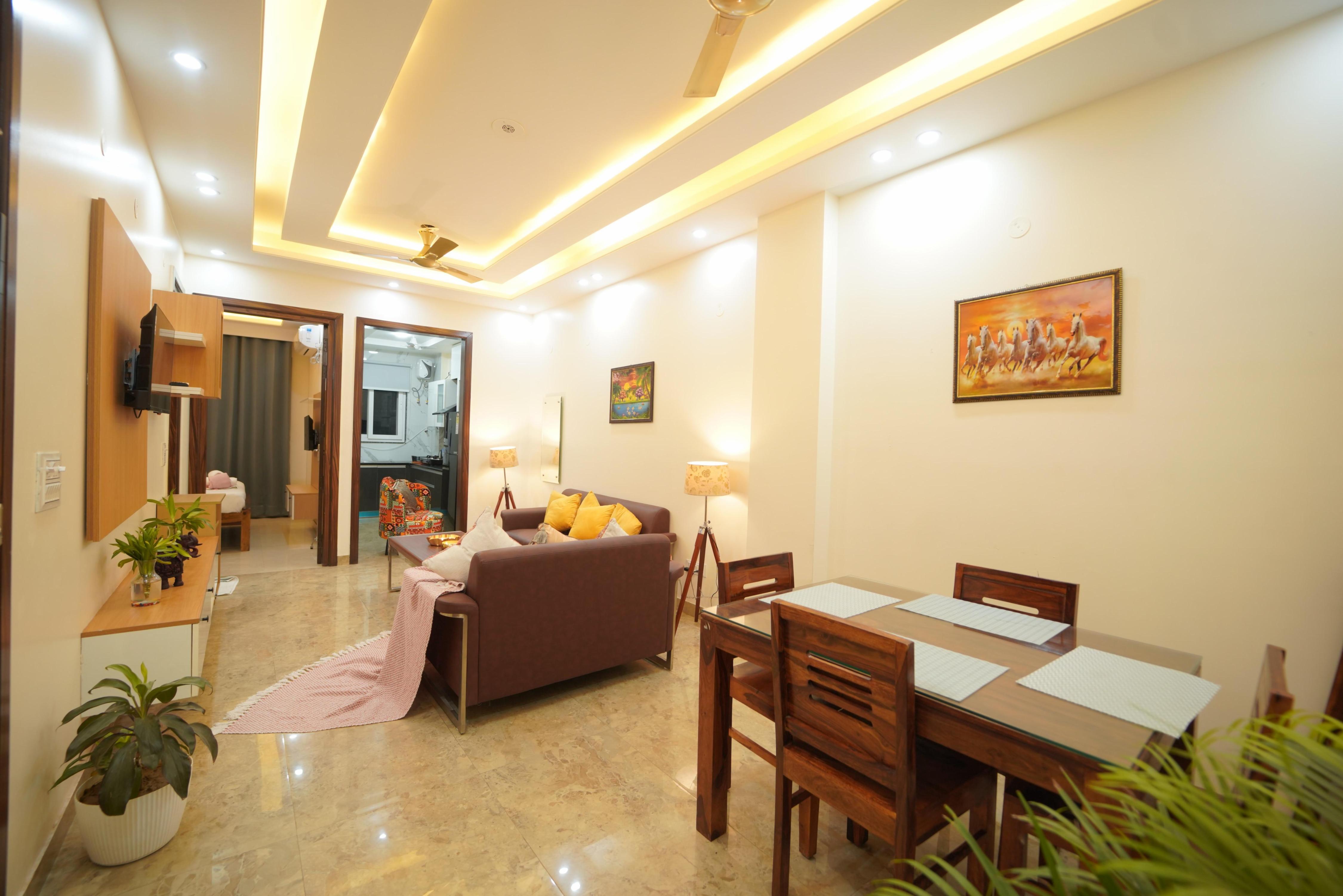 Lime Tree Palatial | Entire 2BHK Apartments @GolfCourse