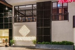 TOWNBRIDGE HOTELS AND SUITES