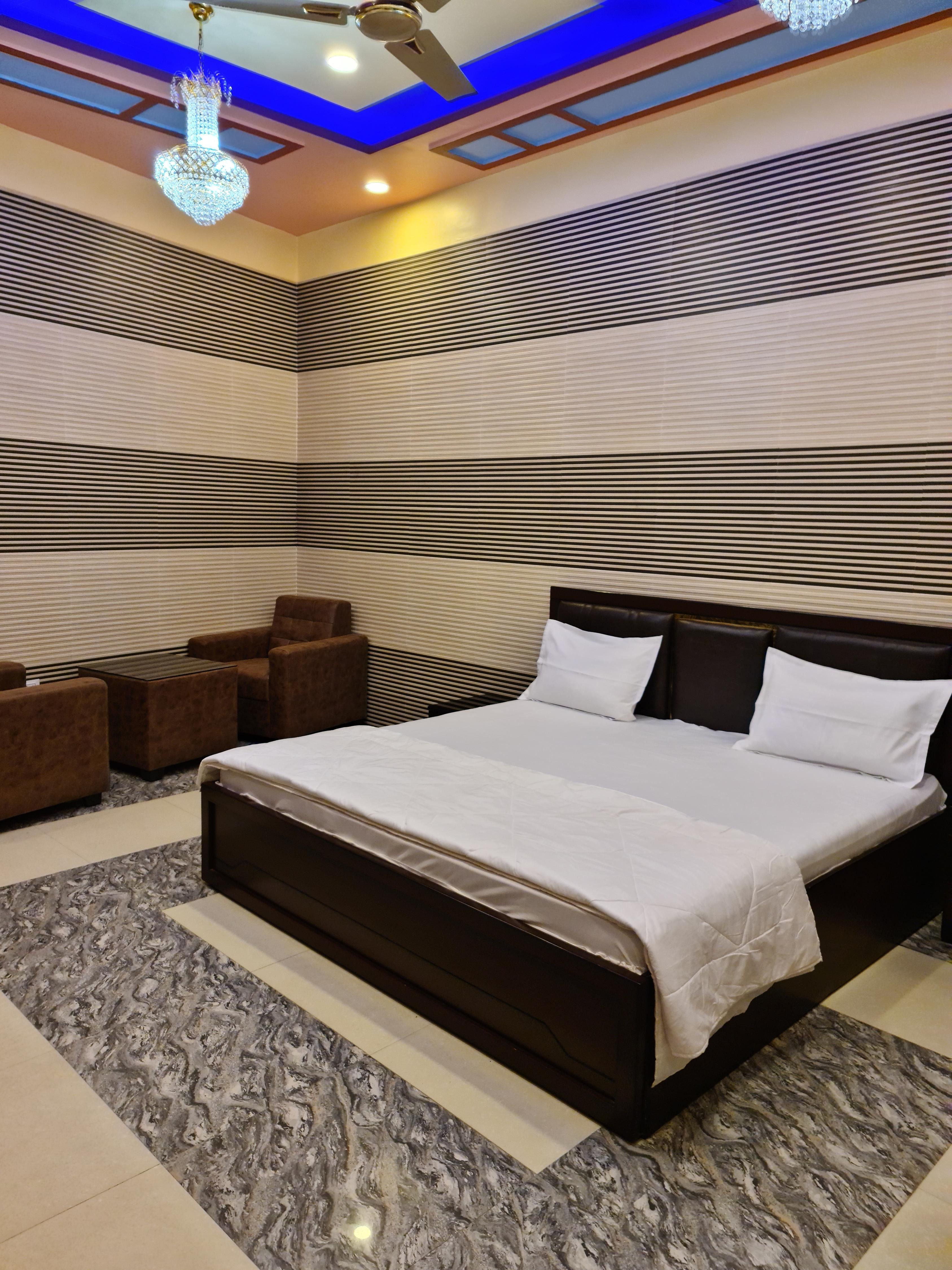 S mart Guest House Room Type - Deluxe room (eastern toilet)