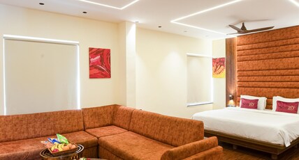 Stayzo Scheme 114 Vijay nagar Room Type - Suite