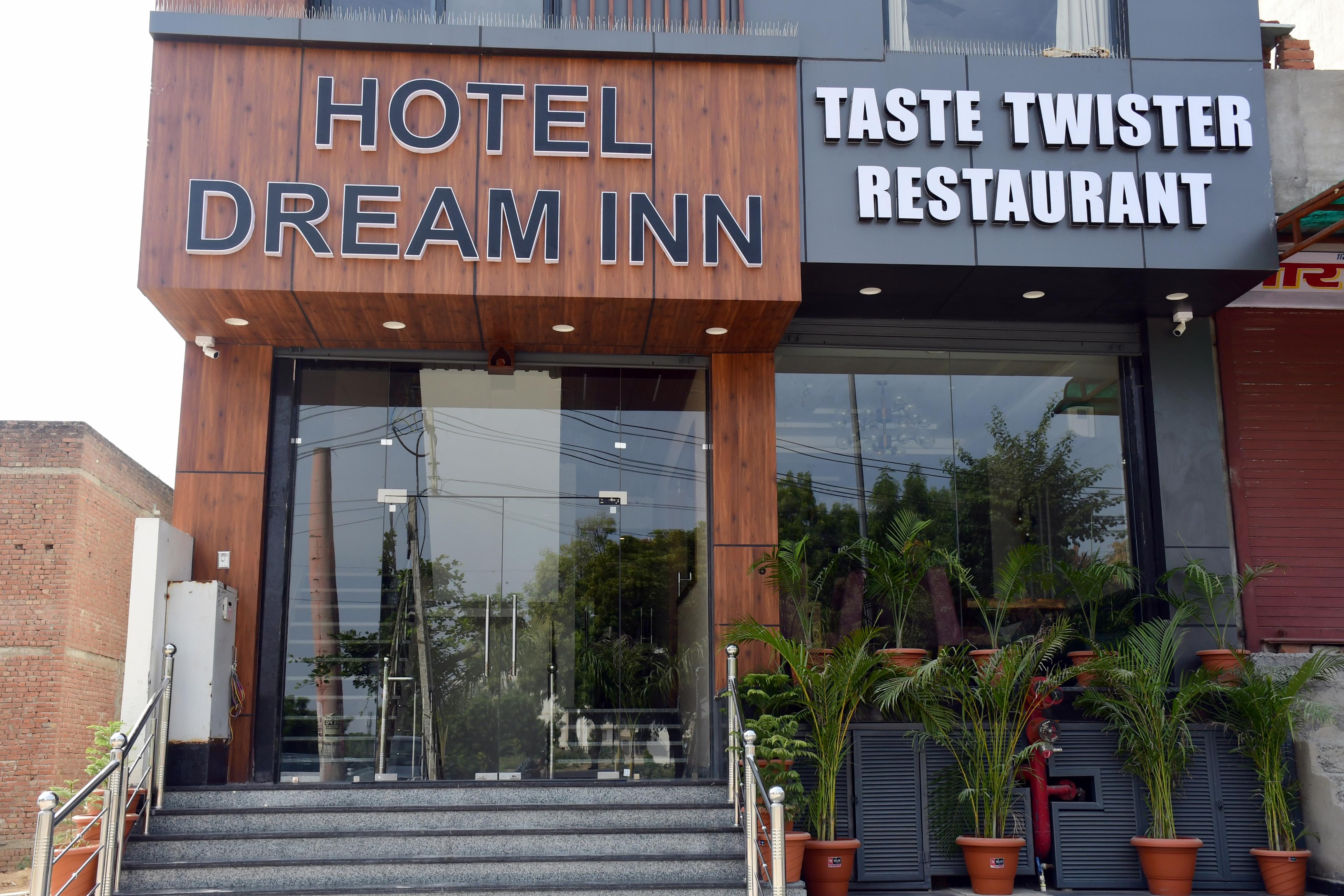 Hotel Dream Inn - Tap to explore photos