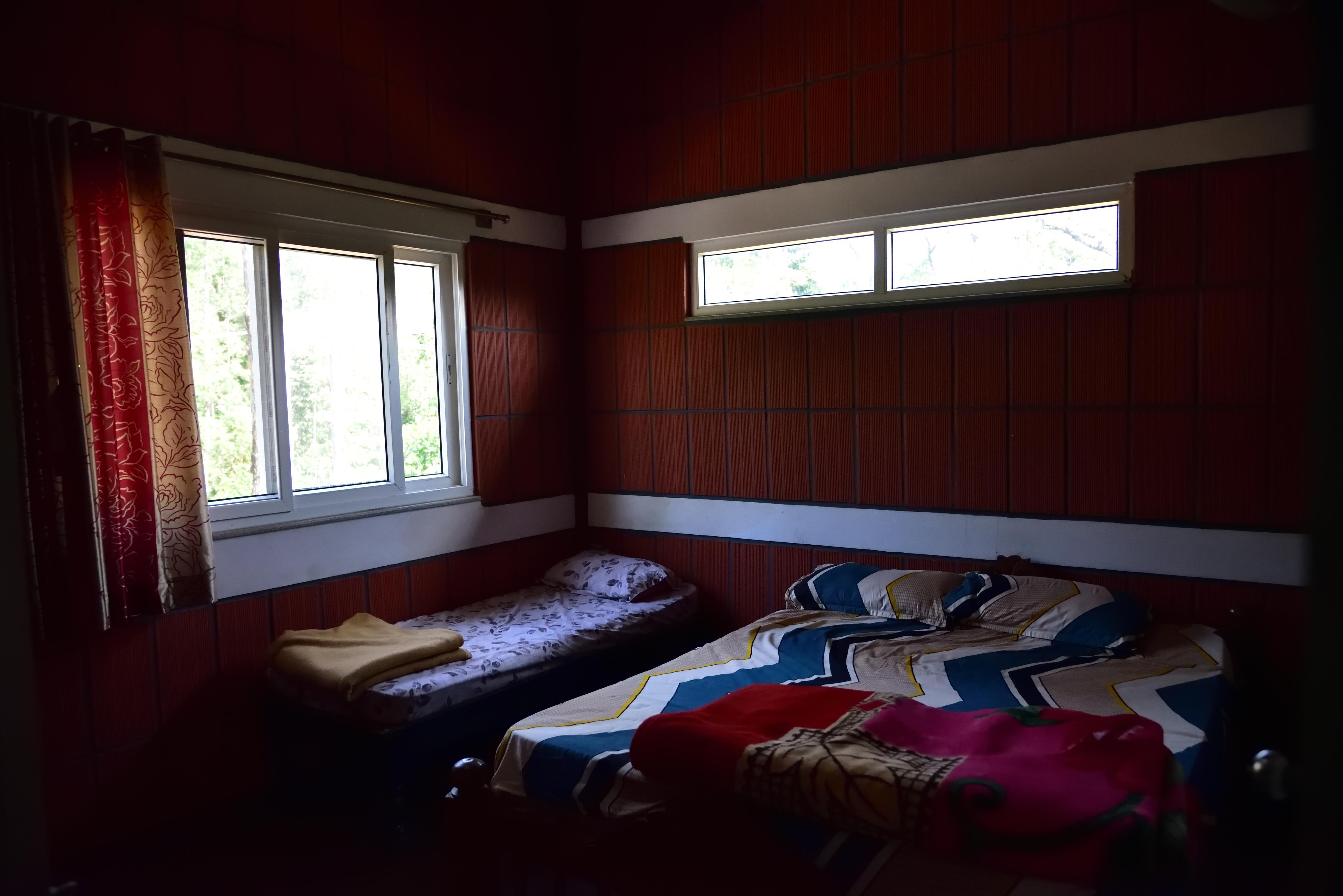 I-ROOMZ Donimoole Homestay - Tap to explore photos