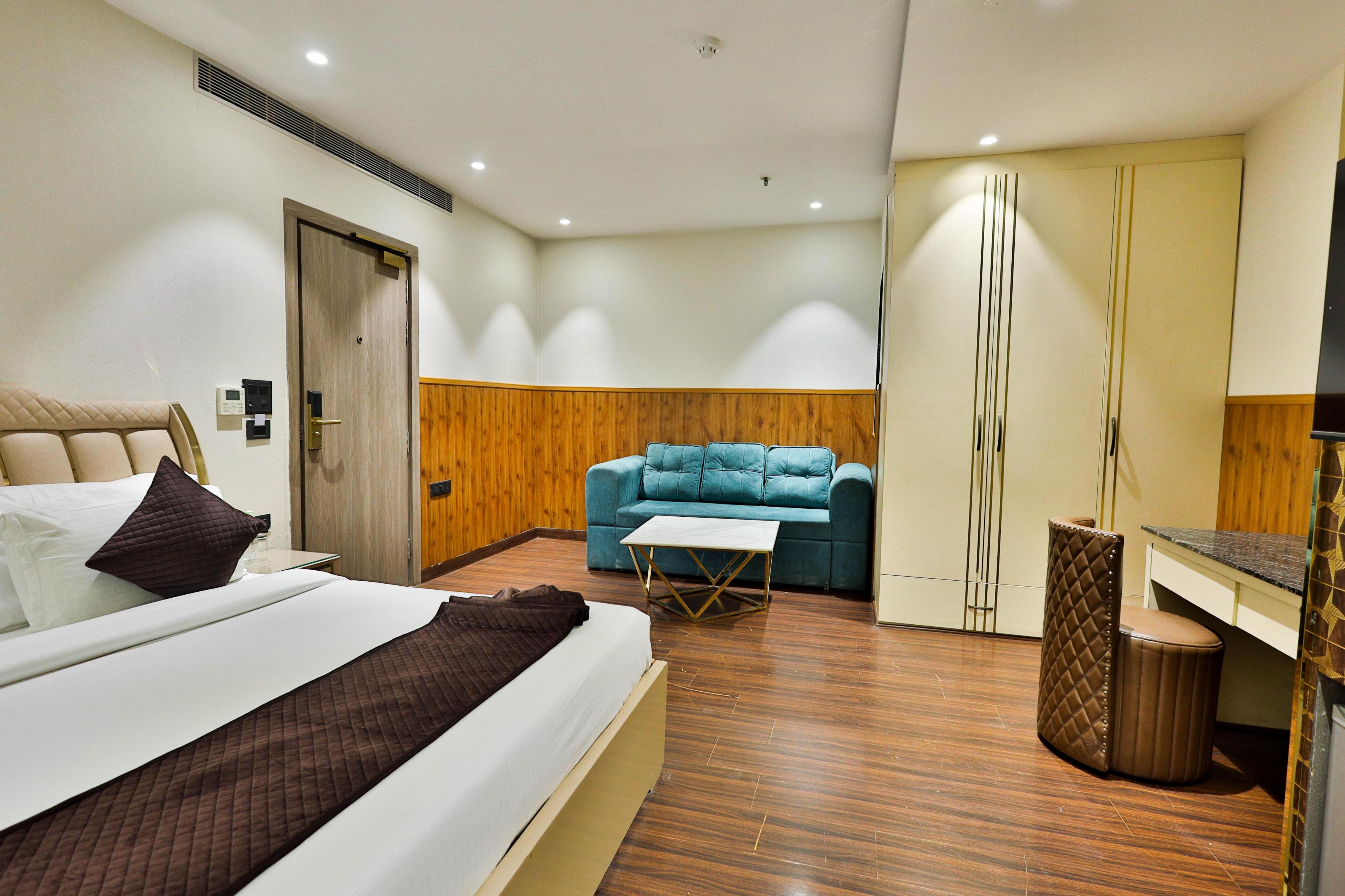 Clay Inn Hotels, Paschim Vihar - Tap to explore photos