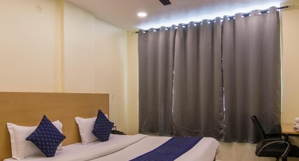 Hotel United Stay Near Anand Vihar Railway Station Room Type - Deluxe Room