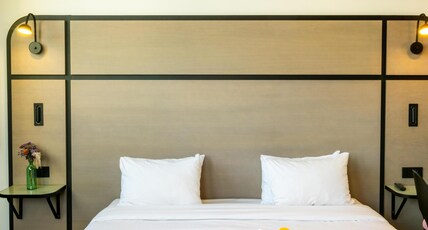 The People Paris Marais Room Type - Double or twin room with view on the rooftops of Paris The People Paris Marais Room Type - Double or twin room with view on the rooftops of Paris