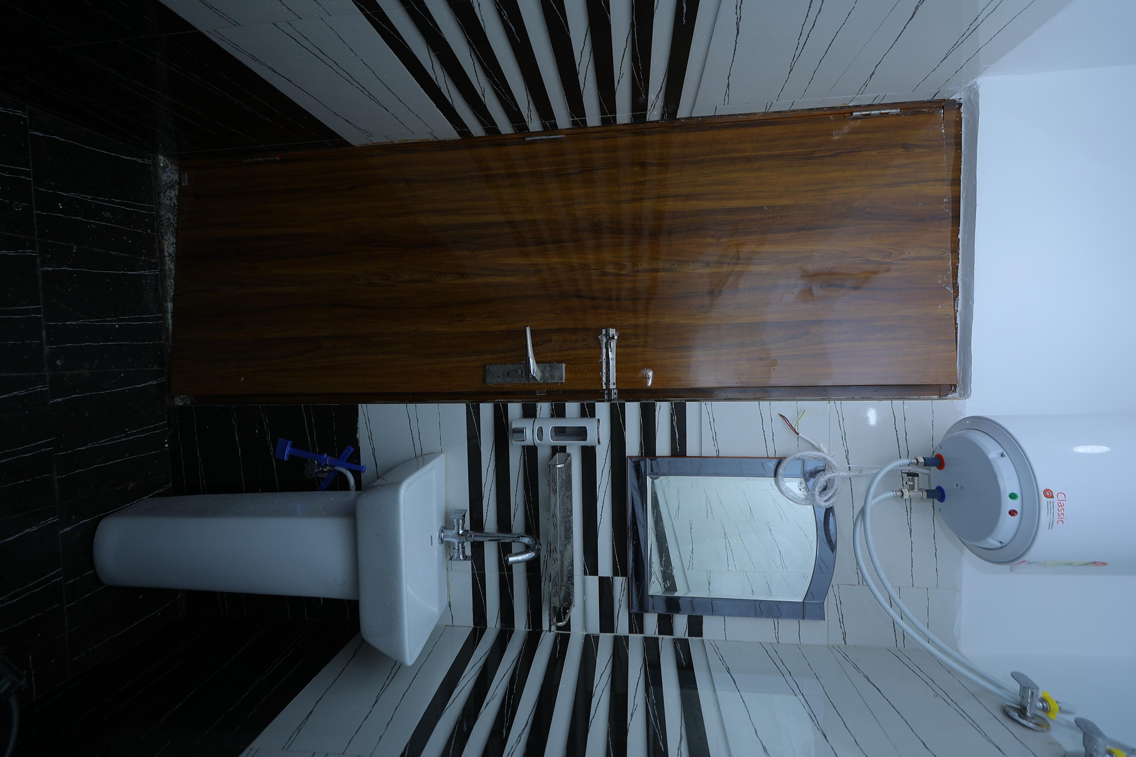 Hotel Rajani - Tap to explore photos