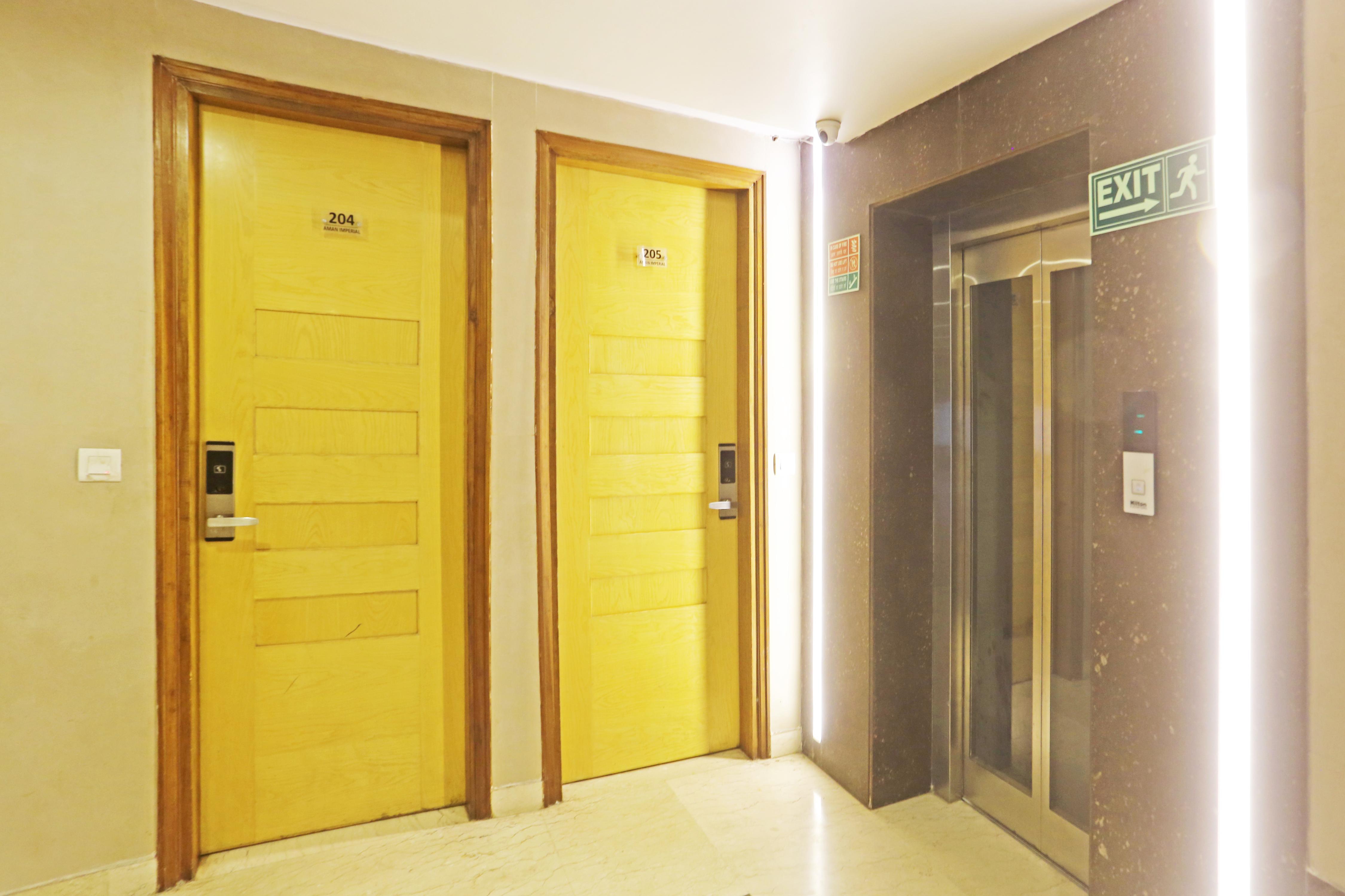 Hotel Aman Imperial Just Near New Delhi And Connaught Place - Tap to explore photos