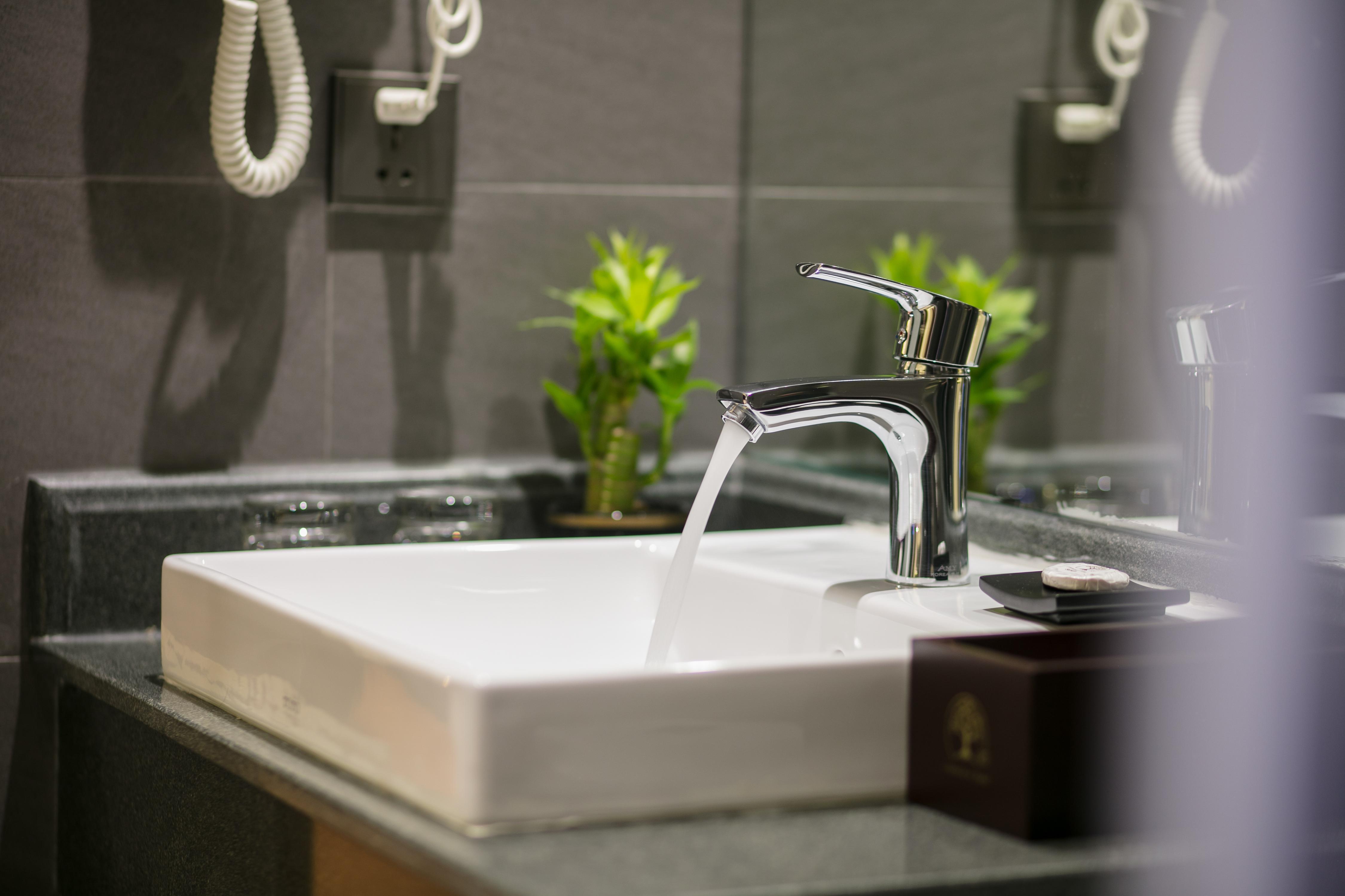 Ha Noi Fiesta Hotel and Spa - Tap to explore photos