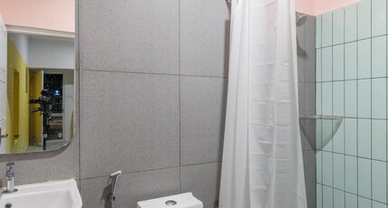 Locul.Midtown Room Type - 6-Bed Non AC Male only Dorm
