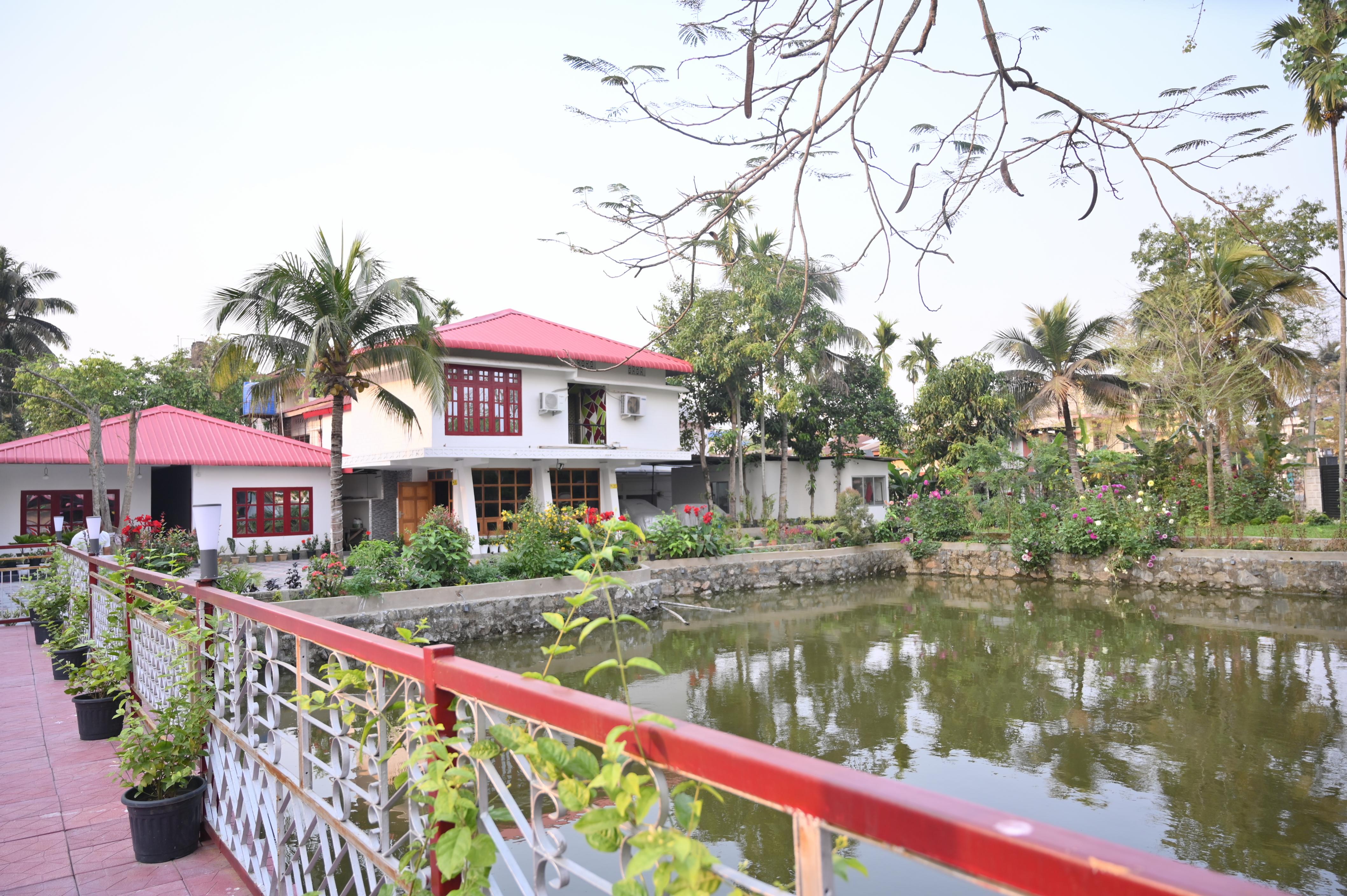 Hotel Serene Park - Tap to explore photos