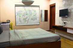 Nirmalya Grand,500mtrs from BAM Railway Station