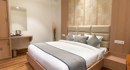Hotel Crown Savoy Room Type - Deluxe Rooms Hotel Crown Savoy Room Type - Deluxe Rooms