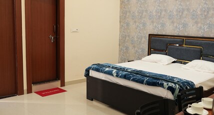 HOTEL ROYAL GALAXY By WB Inn Room Type - Deluxe Room