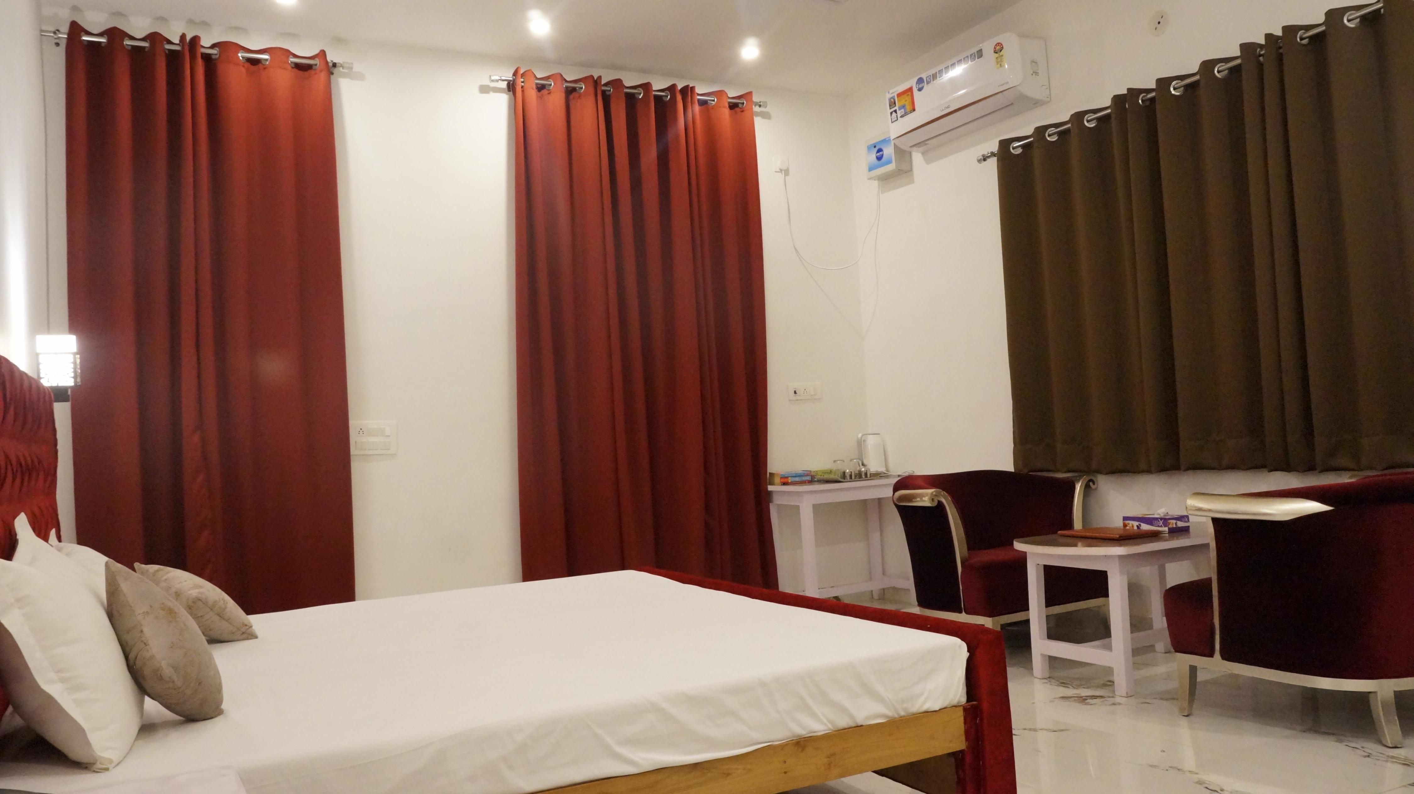 Wow Relish in the Wild Room Type - Luxury Room