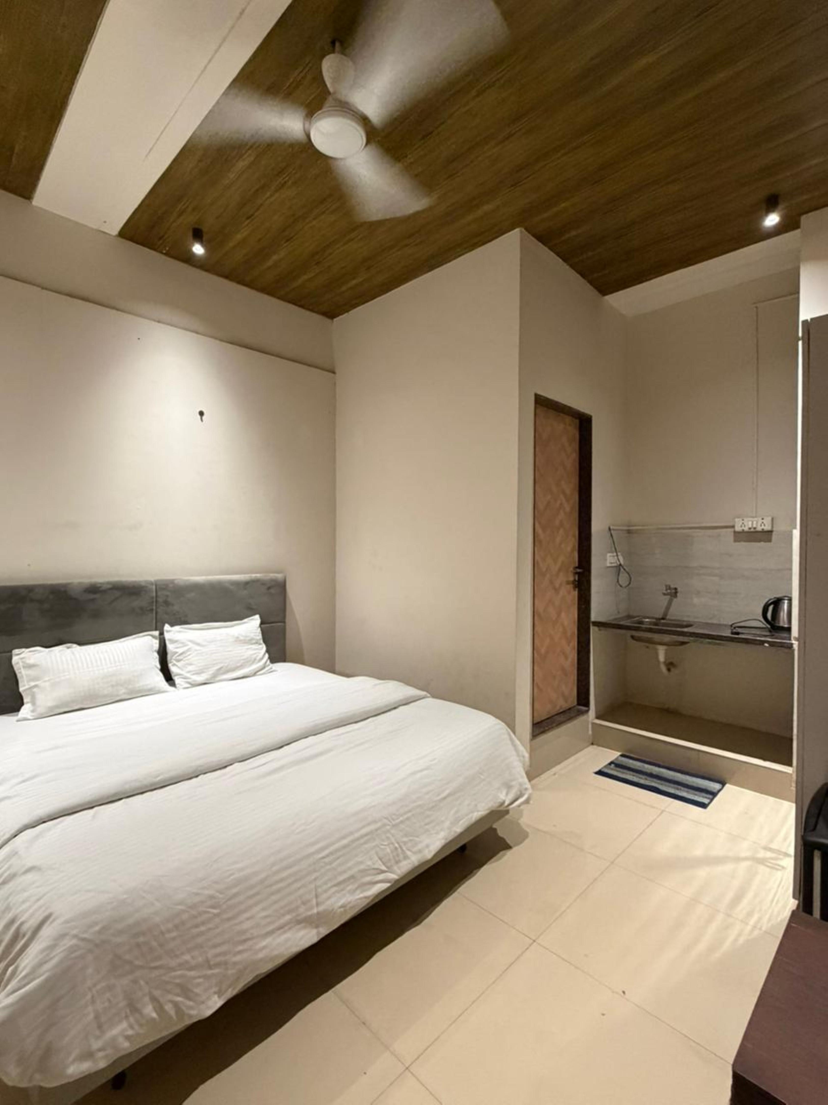 Vijay's Luxury Apartment Room Type - 1 Bedroom Studio with Air Conditioning