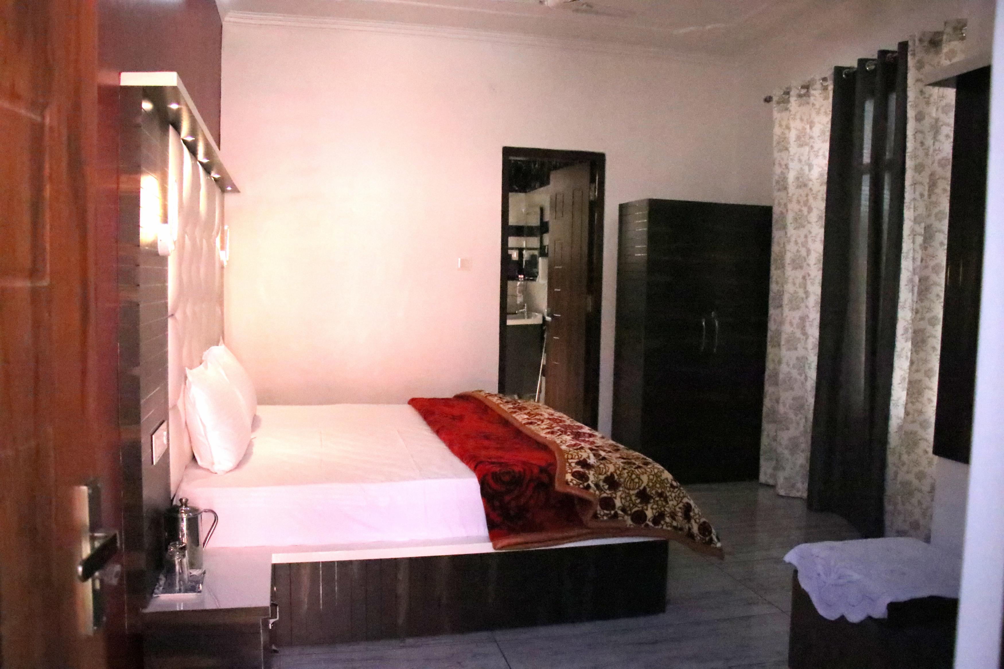 Manu luxury homestay - Tap to explore photos