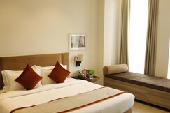 Hotel The Royal Vista