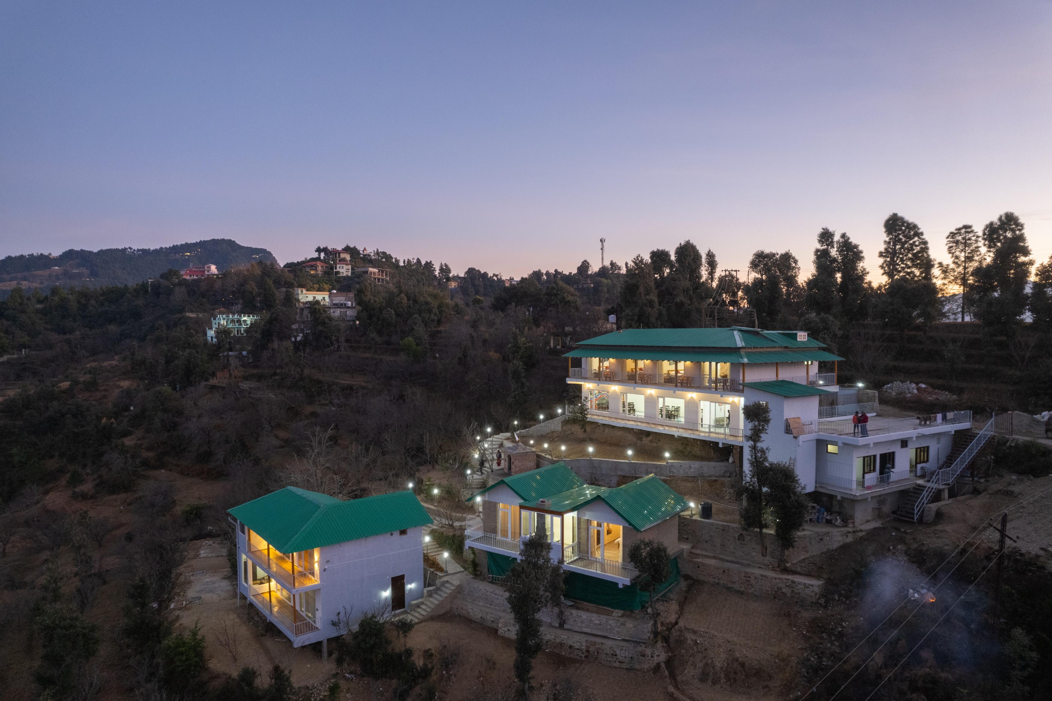 Shree Parijat Resort - Luxury Resort in Mukteshwar - Tap to explore photos