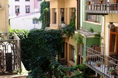 Chambers of the Boheme