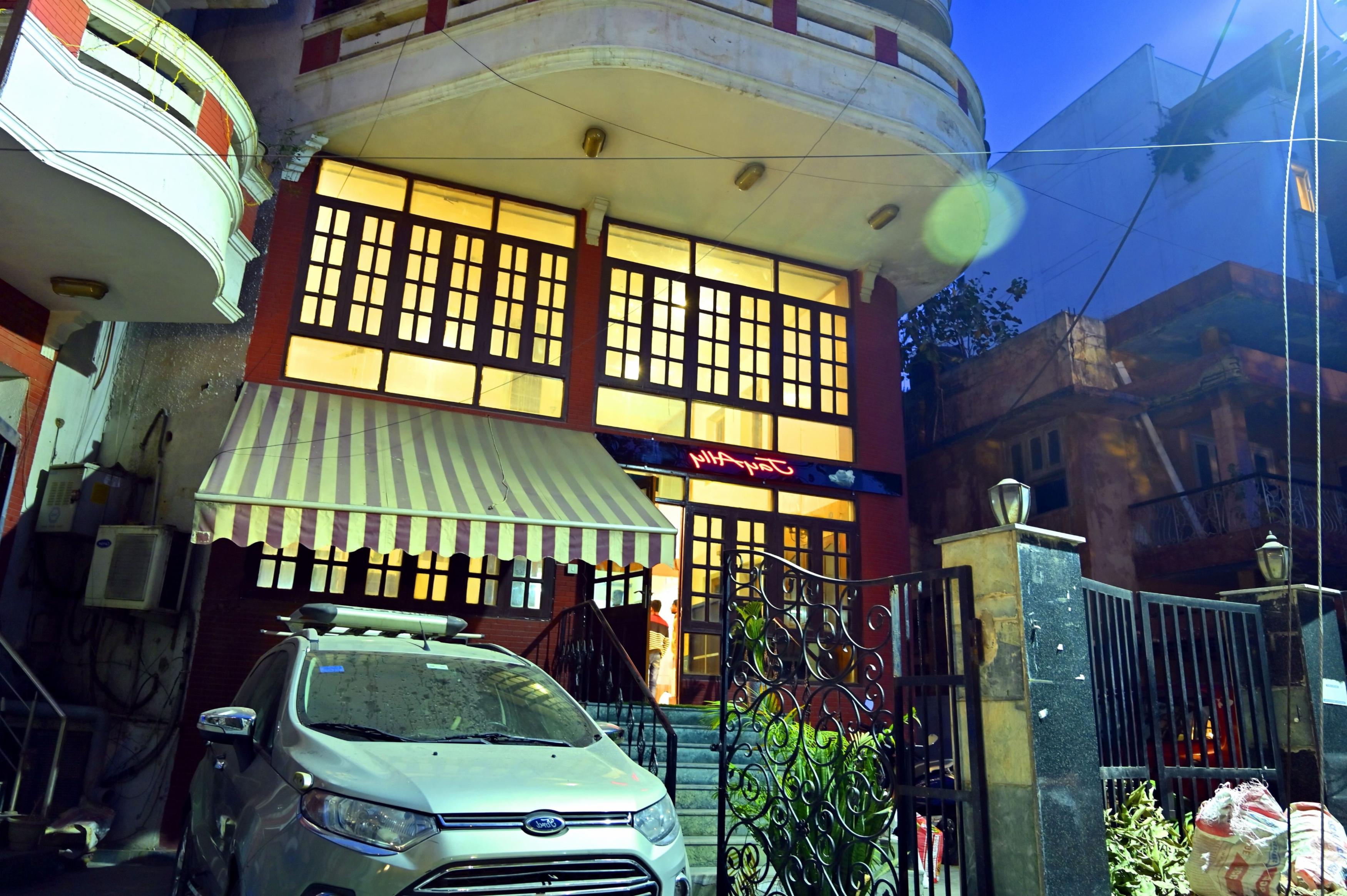 Jay Ally Boutique Hotel - Tap to explore photos
