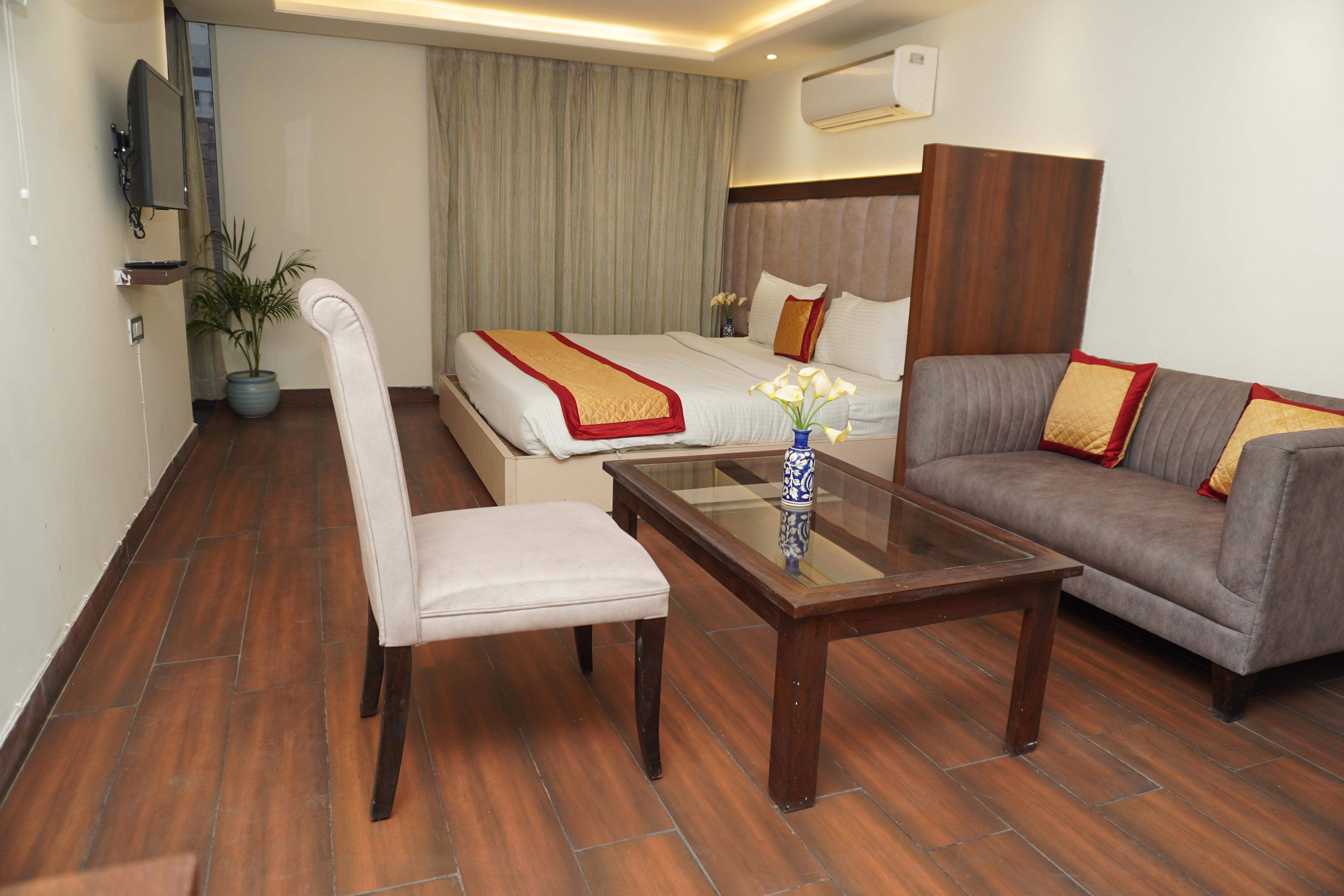 Hotel City Crown - MI Road Jaipur City Center - Tap to explore photos