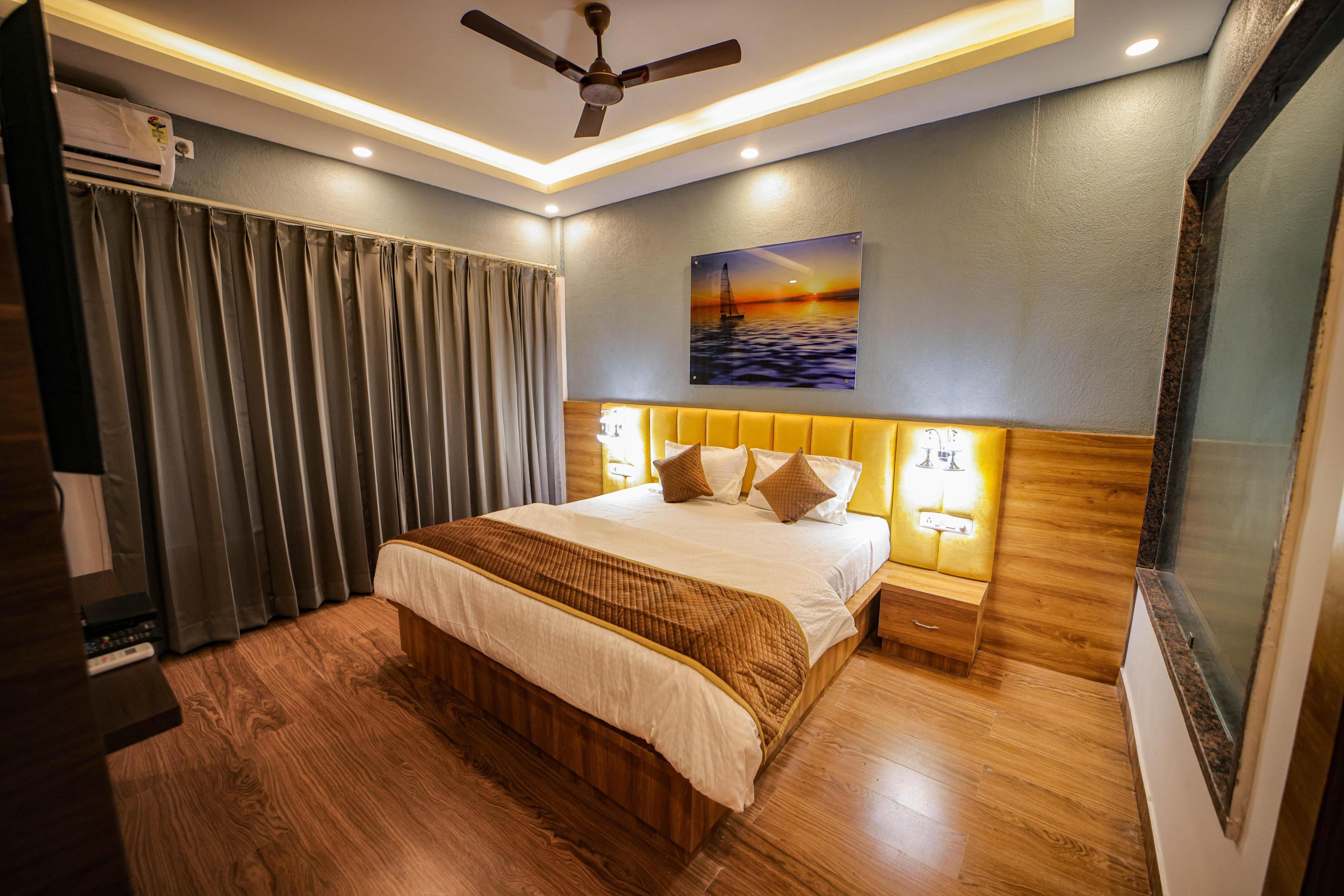 Mokshda Premium Hotel And Restaurant Room Type - Suite