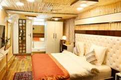Address of Golden Homestay Near Saket Metro