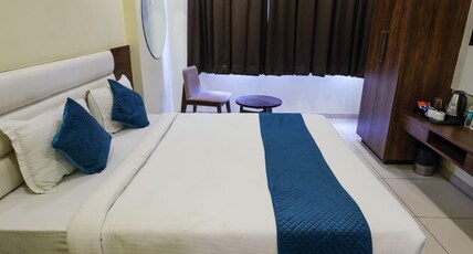Hotel Kanha (1 min walk to Shrinathji temple) Room Type - SUPERIOR