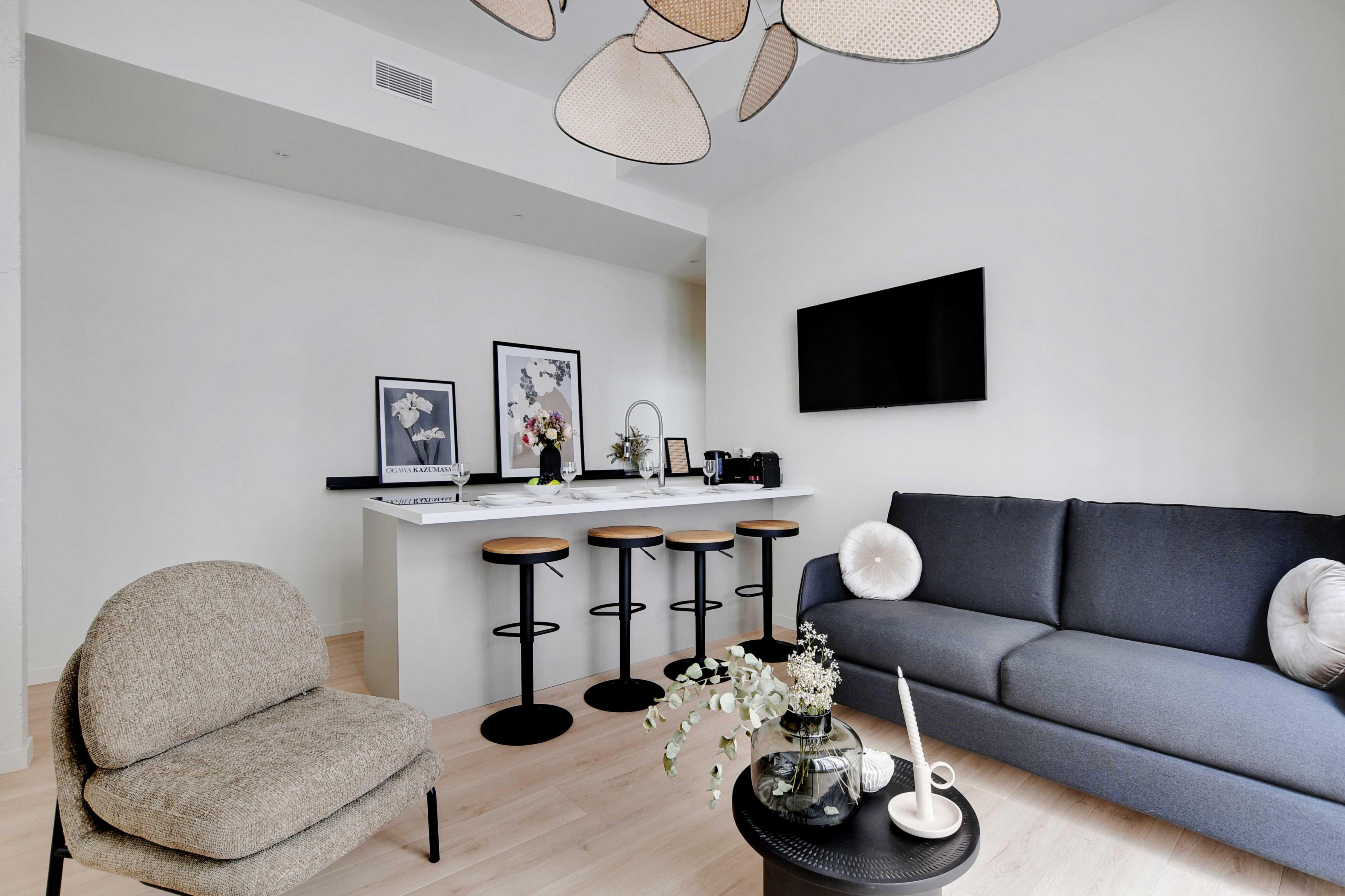 Modern Apartment - 2BR/6P - Eiffel Tower - Tap to explore photos