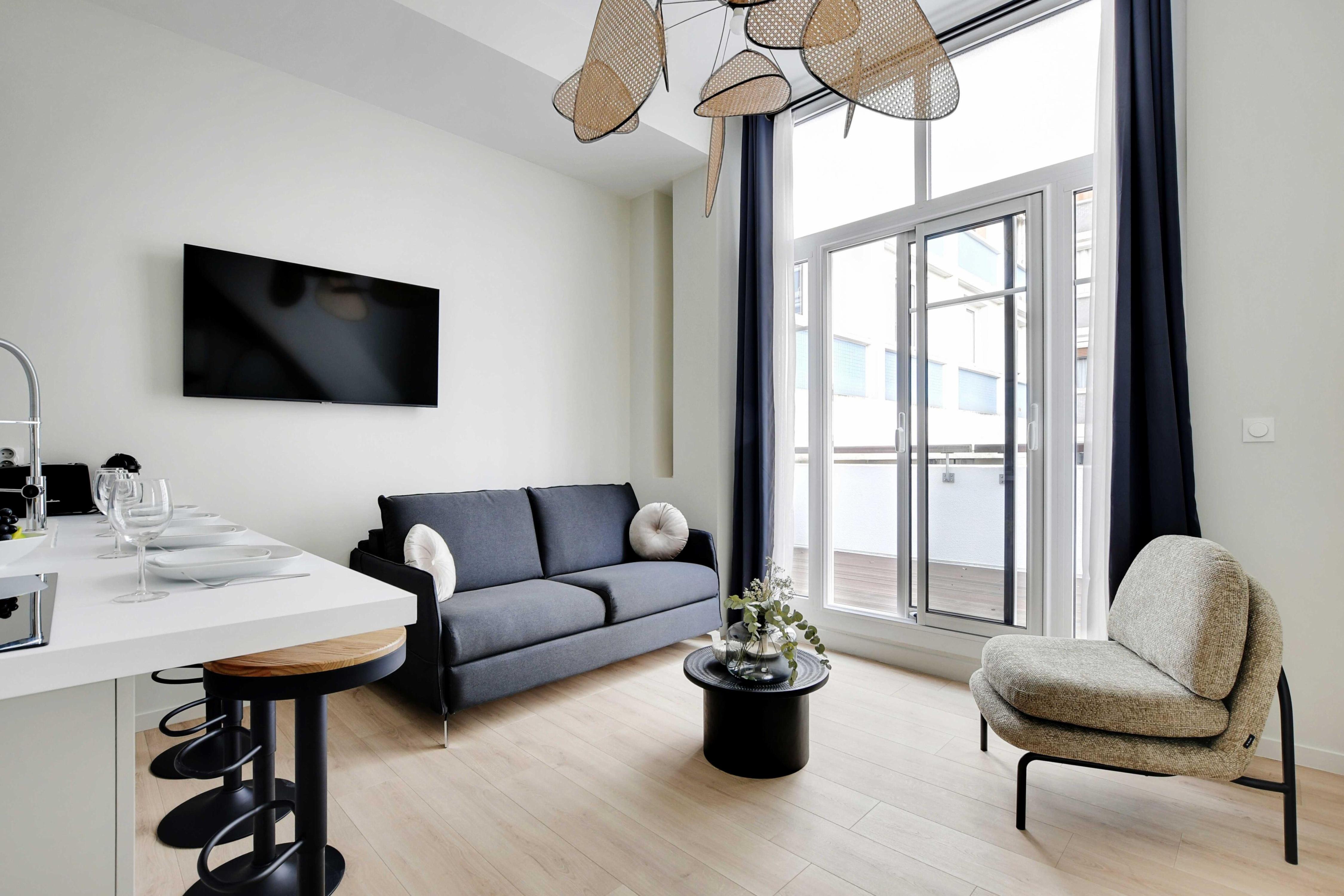 Modern Apartment - 2BR/6P - Eiffel Tower Room Type - Modern Apartment - 2BR/6P - Eiffel Tower