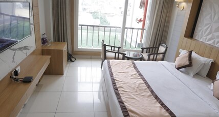 Mukut Mani : Hotel & Banquet Room Type - Prime Room with Balcony