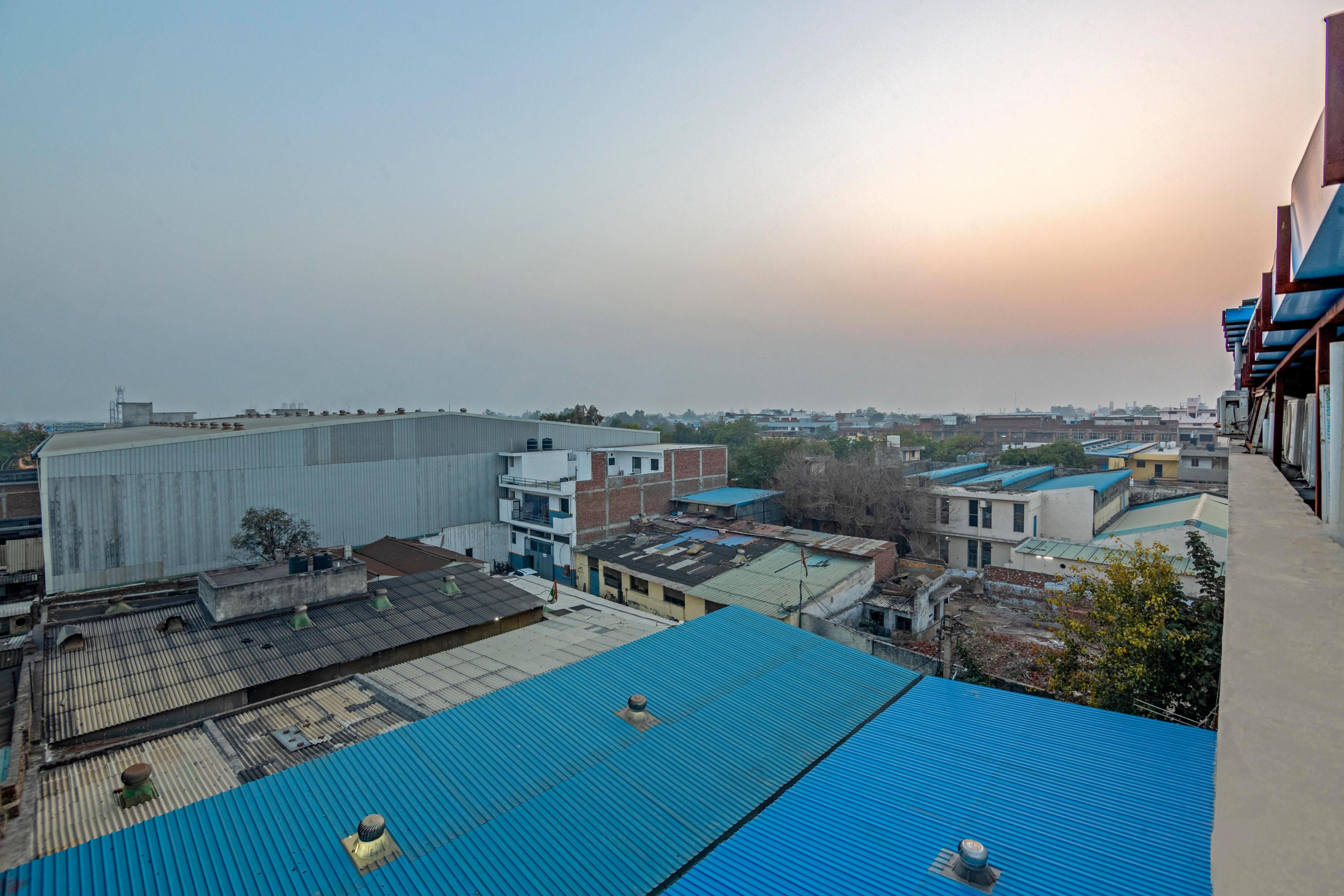 Shree Jee Hotel - Tap to explore photos